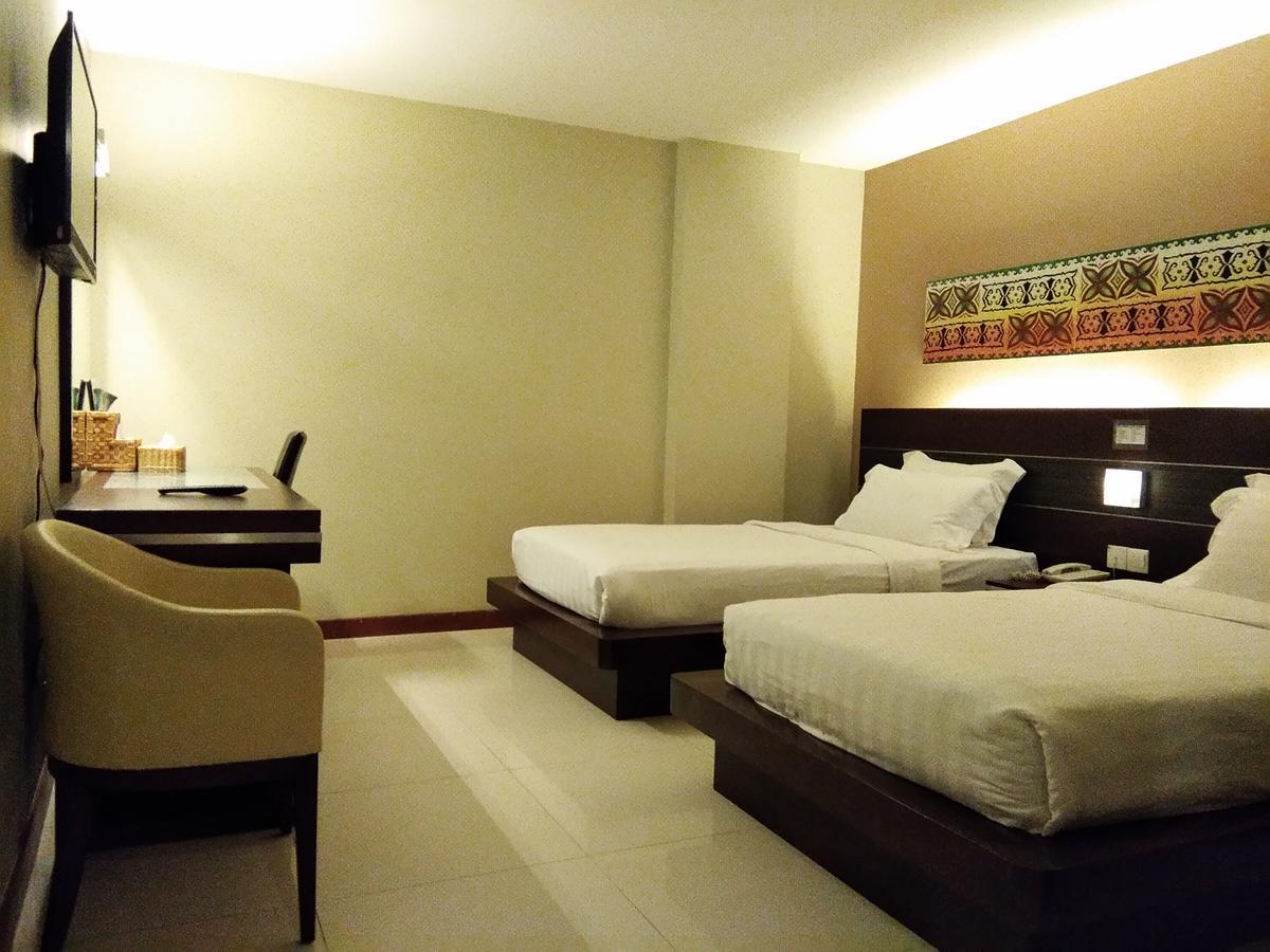 Kinabalu Daya Hotel Kota Kinabalu Ngoại thất bức ảnh