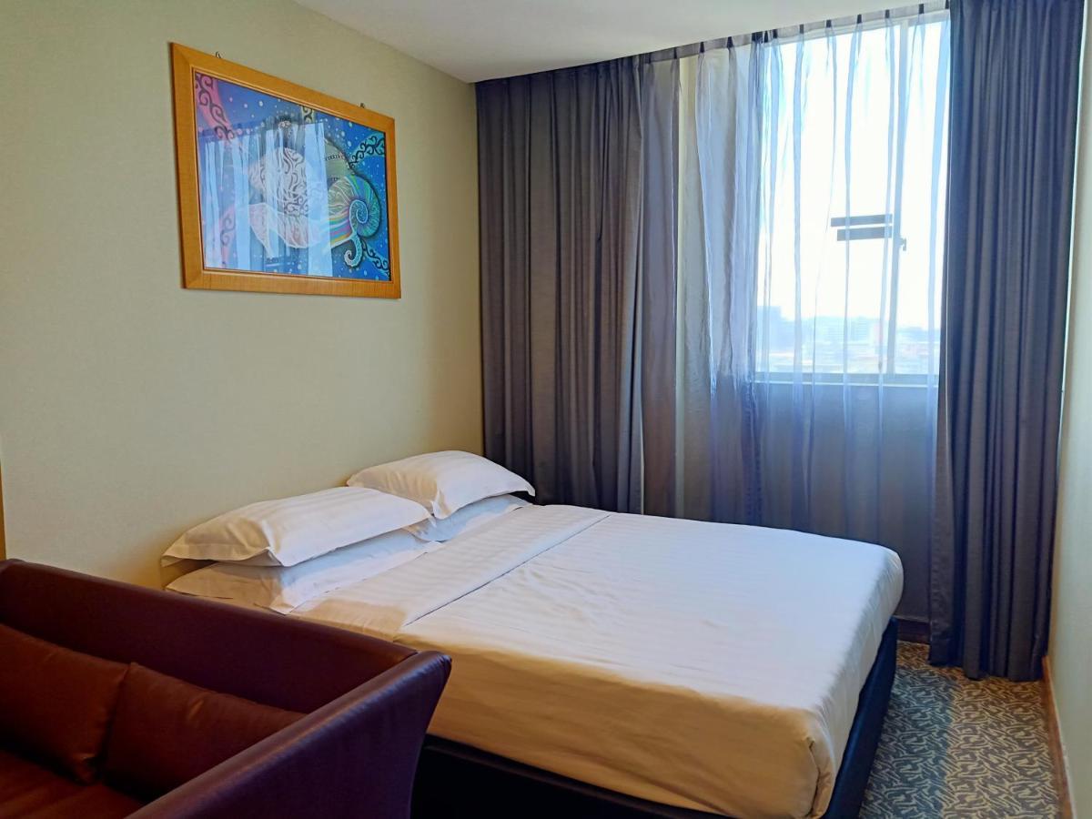 Kinabalu Daya Hotel Kota Kinabalu Ngoại thất bức ảnh