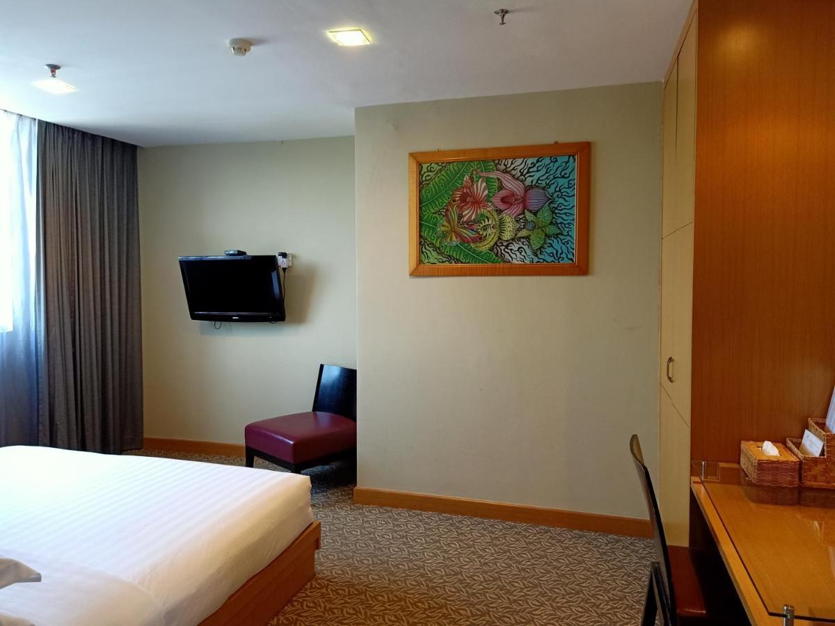 Kinabalu Daya Hotel Kota Kinabalu Ngoại thất bức ảnh